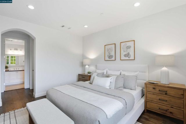 16 Rabble Rd, Orinda, CA 94563