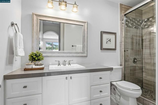 16 Rabble Rd, Orinda, CA 94563