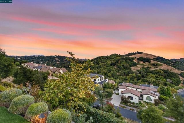 16 Rabble Rd, Orinda, CA 94563