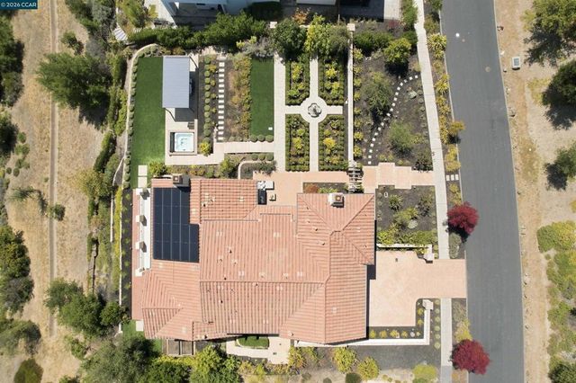 16 Rabble Rd, Orinda, CA 94563
