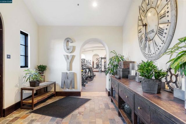 16 Rabble Rd, Orinda, CA 94563