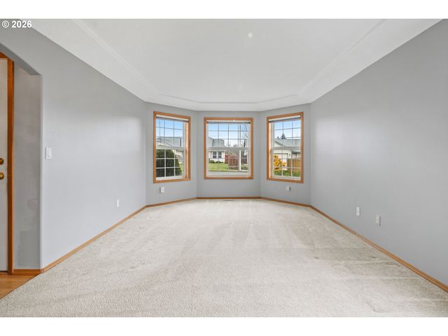 964 Se 27TH St, Troutdale, OR 97060