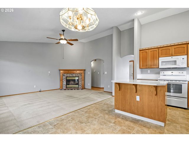 964 Se 27TH St, Troutdale, OR 97060