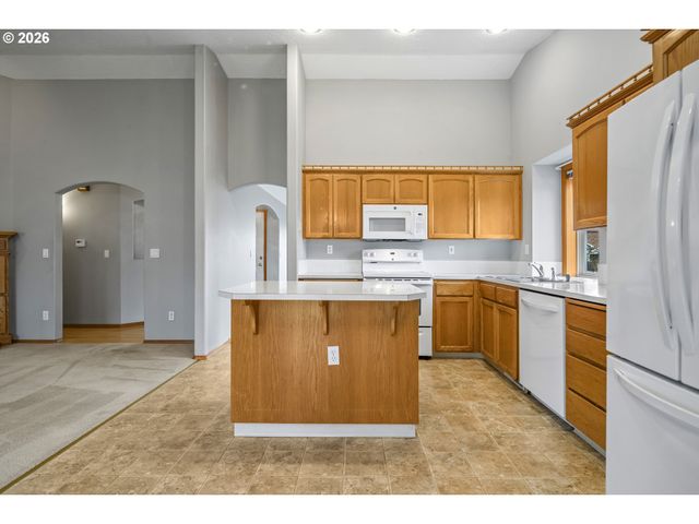 964 Se 27TH St, Troutdale, OR 97060