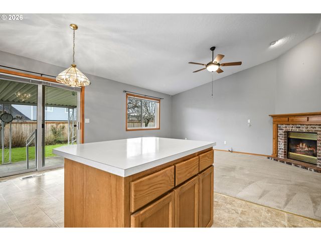 964 Se 27TH St, Troutdale, OR 97060