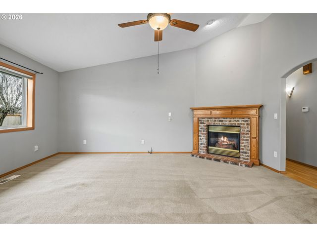 964 Se 27TH St, Troutdale, OR 97060