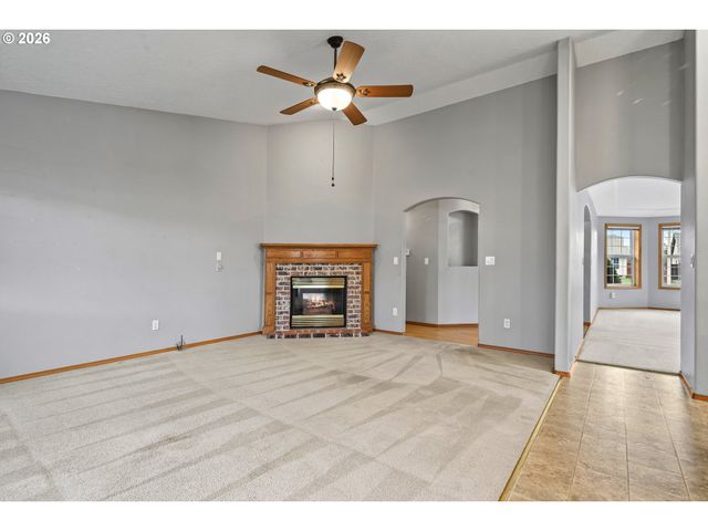 964 Se 27TH St, Troutdale, OR 97060