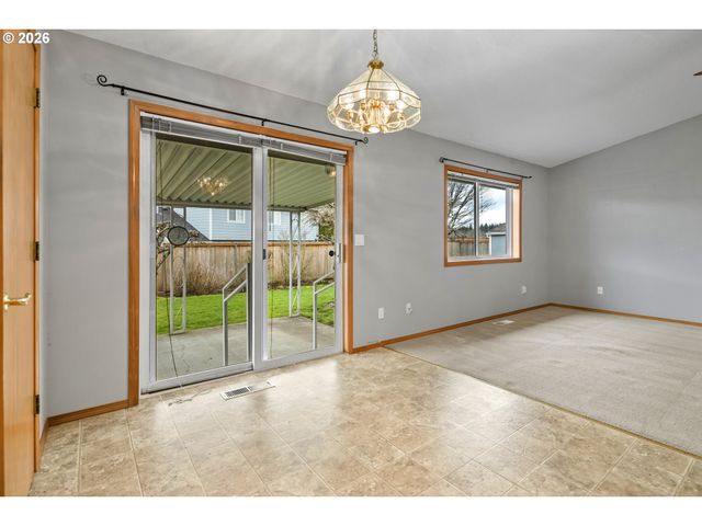 964 Se 27TH St, Troutdale, OR 97060