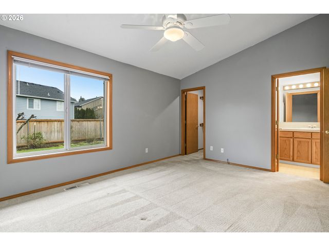 964 Se 27TH St, Troutdale, OR 97060