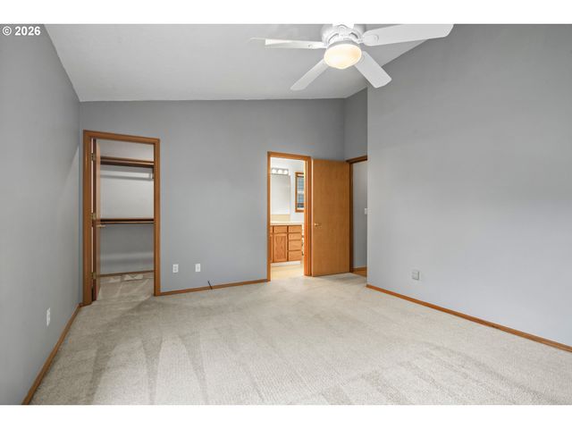 964 Se 27TH St, Troutdale, OR 97060