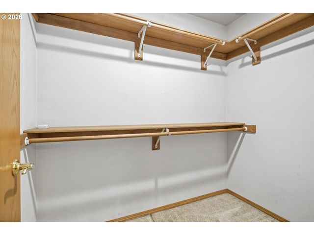 964 Se 27TH St, Troutdale, OR 97060