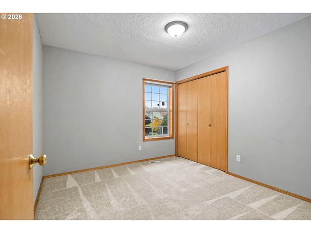 964 Se 27TH St, Troutdale, OR 97060