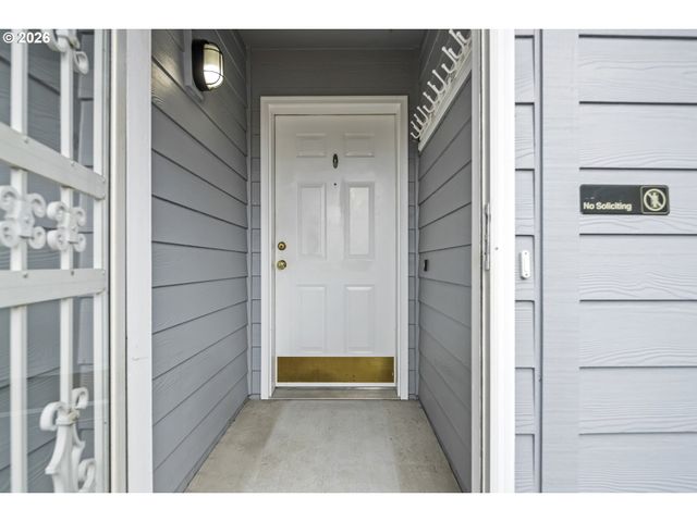 964 Se 27TH St, Troutdale, OR 97060