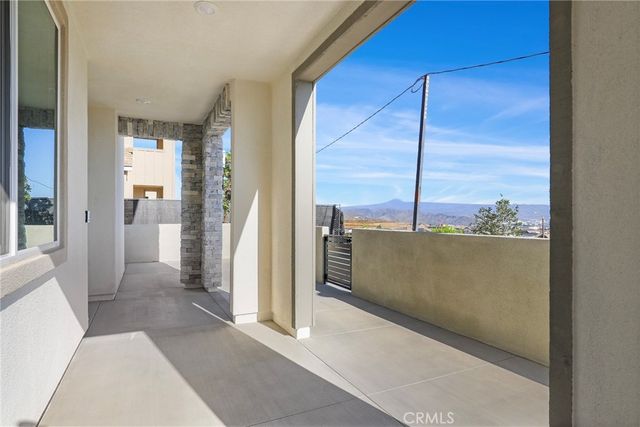 27213 Tamarack Lane, Valencia, CA 91381