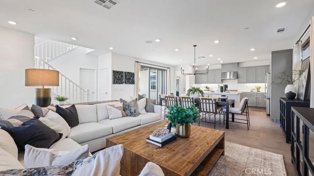 27213 Tamarack Lane, Valencia, CA 91381