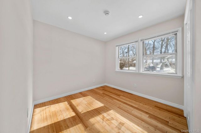 17 Nelson Place, Mastic, NY 11950