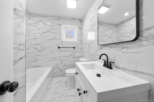 17 Nelson Place, Mastic, NY 11950