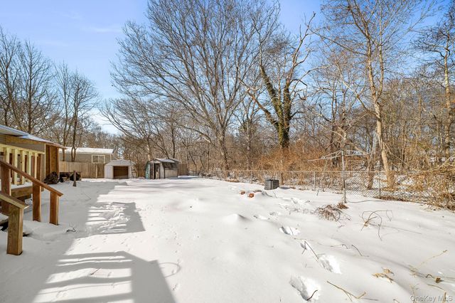 17 Nelson Place, Mastic, NY 11950