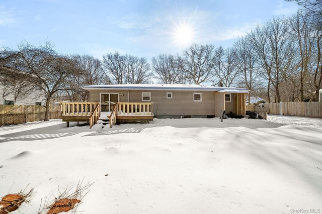 17 Nelson Place, Mastic, NY 11950