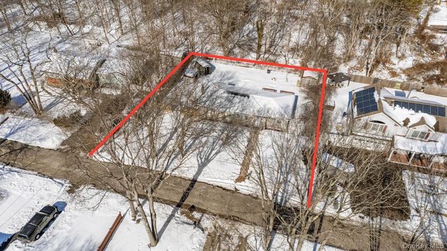 17 Nelson Place, Mastic, NY 11950