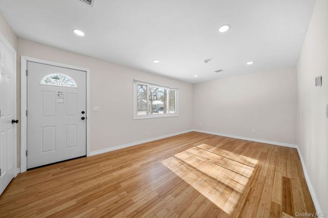 17 Nelson Place, Mastic, NY 11950