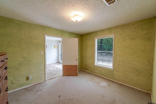 102 King Henry, Scroggins, TX 75480