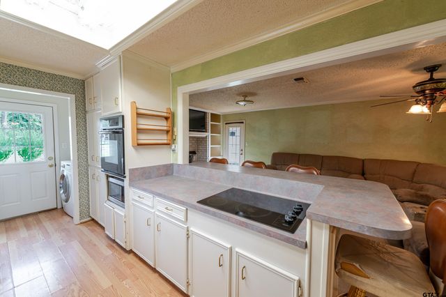 102 King Henry, Scroggins, TX 75480