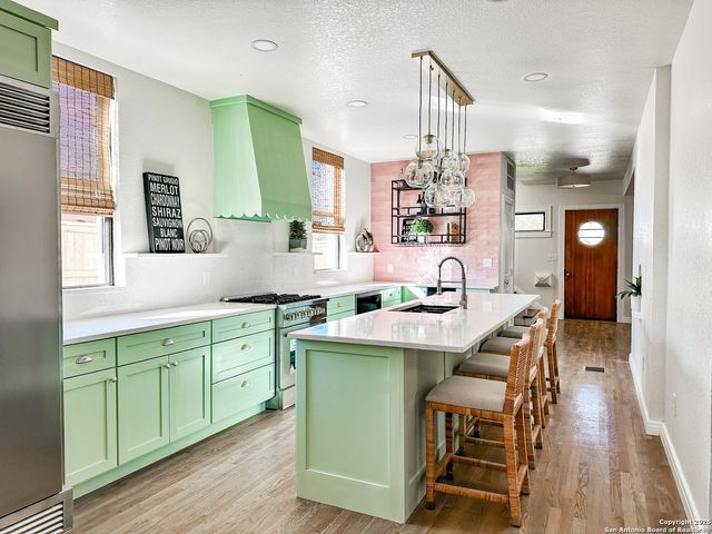 102 Luther, Olmos Park, TX 78212