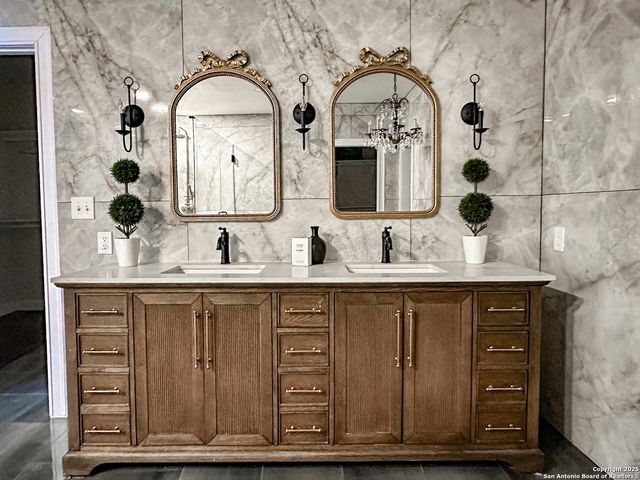 102 Luther, Olmos Park, TX 78212