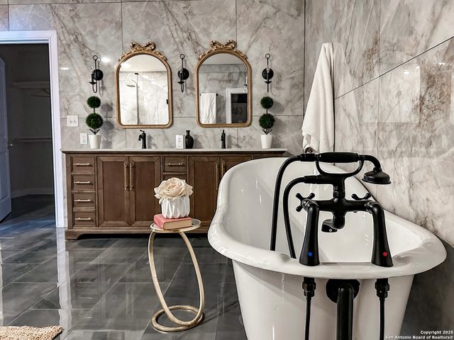 102 Luther, Olmos Park, TX 78212