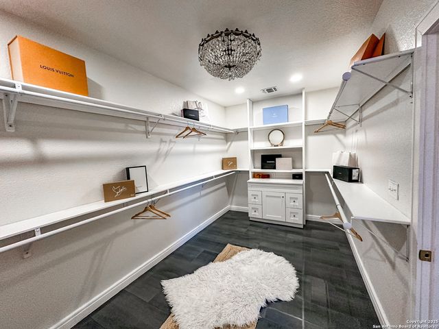 102 Luther, Olmos Park, TX 78212