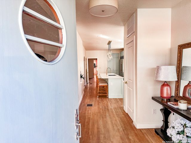 102 Luther, Olmos Park, TX 78212