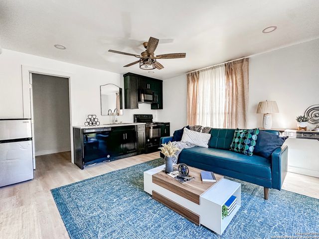 102 Luther, Olmos Park, TX 78212