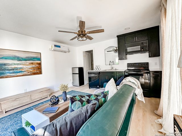 102 Luther, Olmos Park, TX 78212