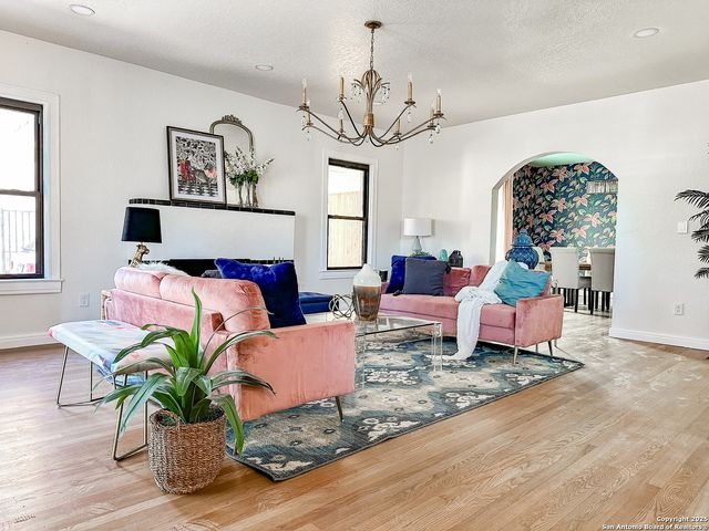 102 Luther, Olmos Park, TX 78212