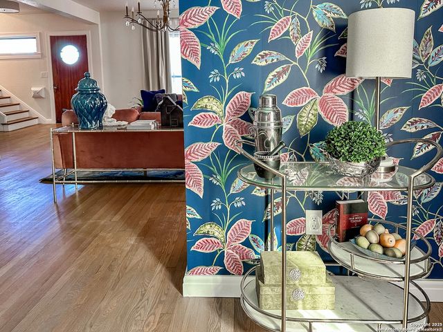 102 Luther, Olmos Park, TX 78212