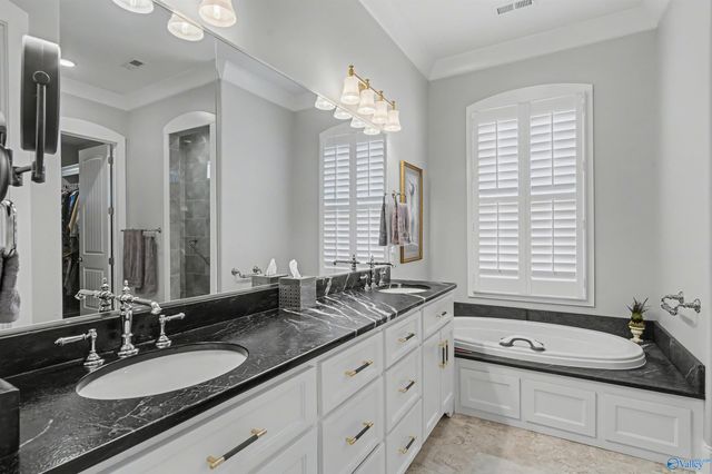 255 Worthington Lane, Guntersville, AL 35976