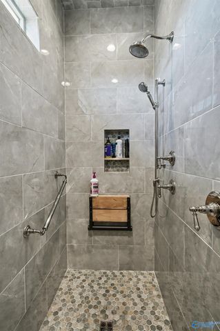 255 Worthington Lane, Guntersville, AL 35976