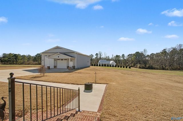 255 Worthington Lane, Guntersville, AL 35976