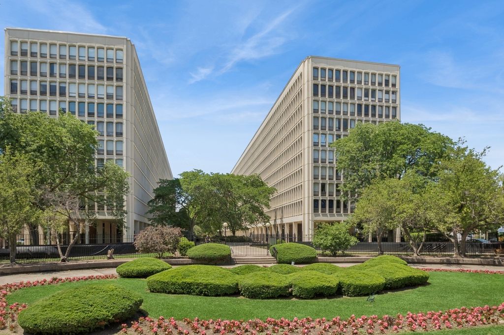 1451 E 55th Street 225N, Chicago, IL 60615