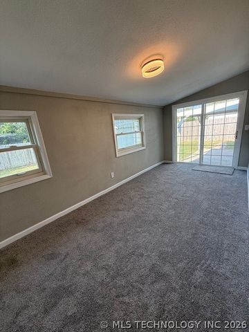 163 W Cheyenne Avenue, Vinita, OK 74350