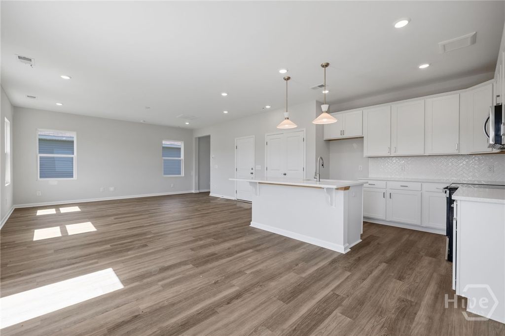 Image 2 of property listing at 248 Green Meadow Drive, Savannah, GA 31302