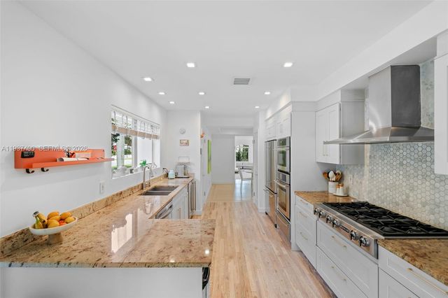 4490 Royal Palm Avenue, Miami Beach, FL 33140