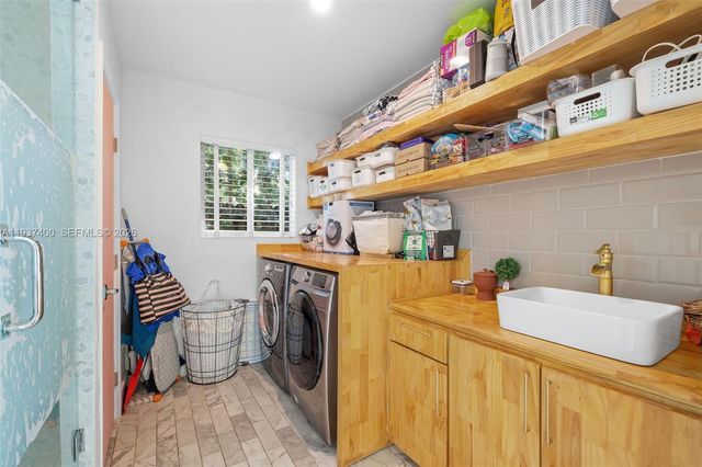 4490 Royal Palm Avenue, Miami Beach, FL 33140
