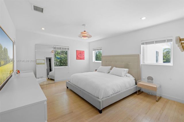 4490 Royal Palm Avenue, Miami Beach, FL 33140