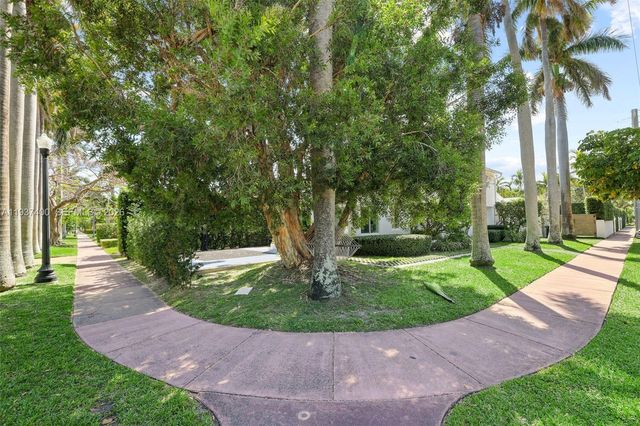 4490 Royal Palm Avenue, Miami Beach, FL 33140