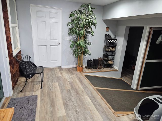 20 E Sunny Sands Road, Cathlamet, WA 98612