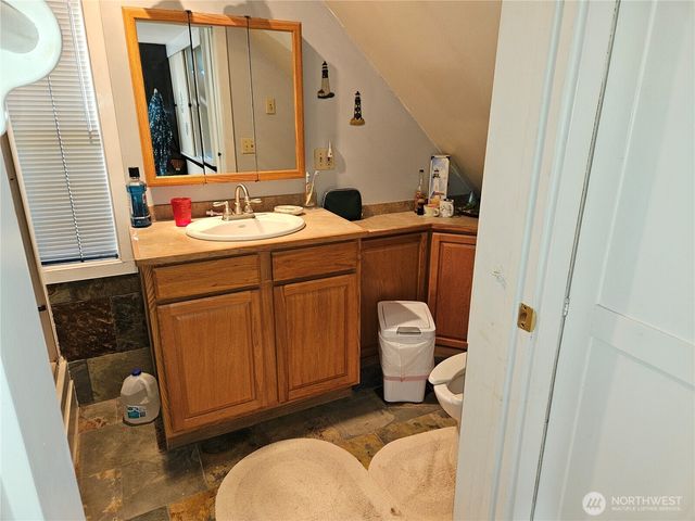 20 E Sunny Sands Road, Cathlamet, WA 98612