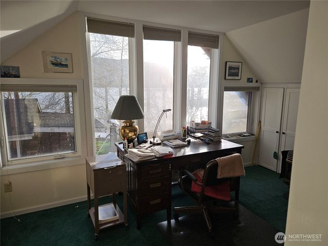 20 E Sunny Sands Road, Cathlamet, WA 98612
