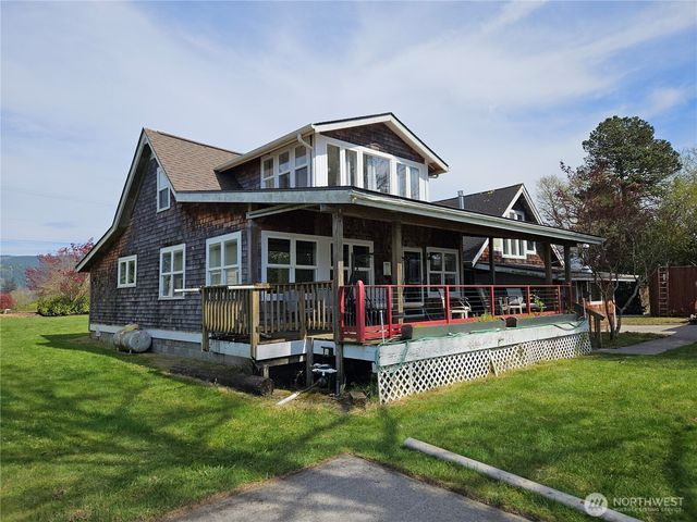 20 E Sunny Sands Road, Cathlamet, WA 98612